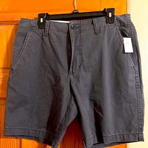 Old Navy Men’s Shorts. Size 33 waist. Lived-in straight. Color Grey
